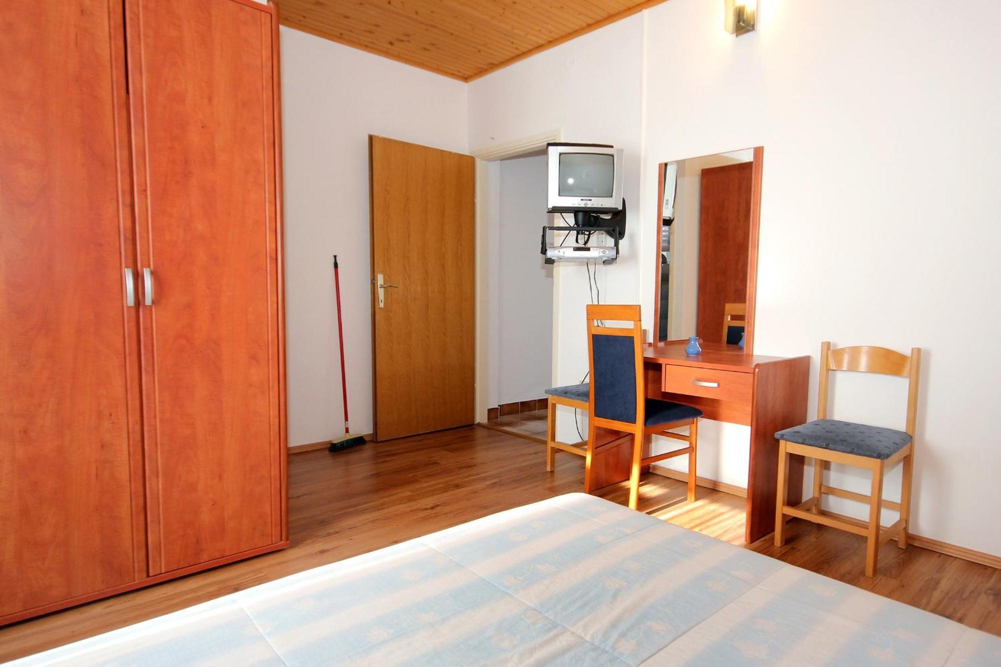 Apartments And Rooms By The Sea Mandre, Pag - 3557 Kolan Habitación foto